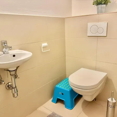 شقة 80 M2 Rooftop With Balcony & Free Parking غيراسدورف بي فيين